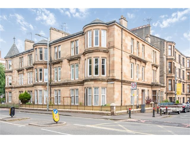 3 bedroom flat for sale, Deanston Drive 