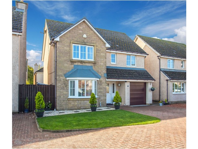 4 bedroom house for sale, 35 Lochhead Avenue, Lochwinnoch, Renfrewshire ...