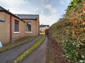 19 Lawhill Road, Carluke, ML8 5JQ