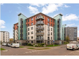 2/13 Lochend Park View, Abbeyhill, EH7 5FZ