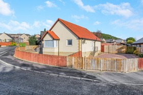 19 Leishman Court, Blackridge, EH48 3TL