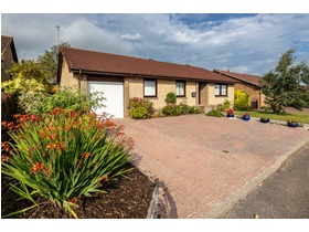 Langfauld Gardens, Bathgate, EH48 2DX