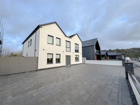 Clyde Grove, Crossford, ML8 5WN