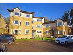 Geilston Court, Cardross, G82 5QE