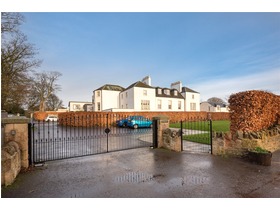 8 St Andrews Court, Main Street, Gullane, EH31 2AS