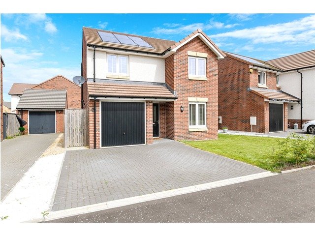 4 bedroom detached house for sale Muirhead