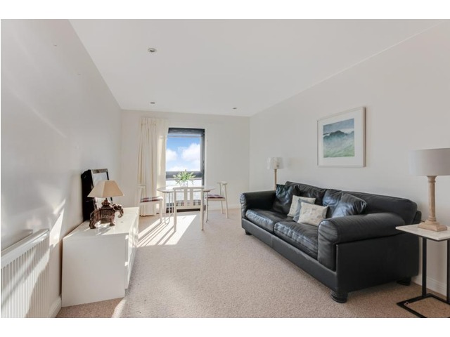 2 bedroom flat for sale, Cannon Court, Cowan Street ...