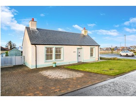 Montgomerie View, Seamill, West Kilbride, KA23 9FF