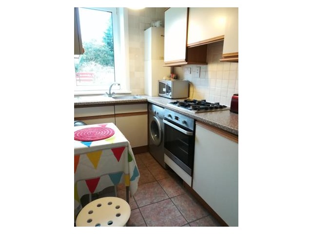 2 bedroom furnished flat to rent The Inch