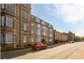 25/5 Starbank Road, Trinity, EH5 3BY