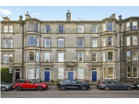 11/4 Gladstone Place, Leith Links, EH6 7LY