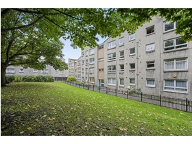 4/5 Burns Street, Leith Links, EH6 8DS