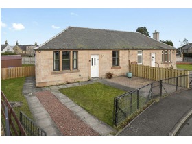 6 Kirkhill Gardens, Penicuik, EH26 8JE